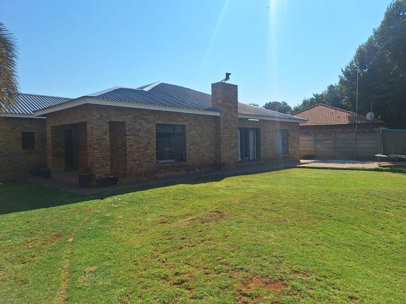 2 Bedroom Property for Sale in Adamayview North West